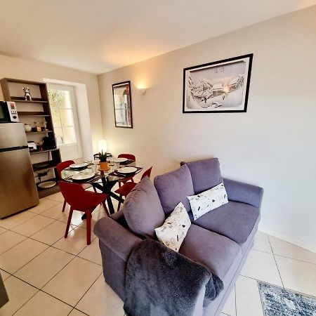 Coquette Maison De Ville Calme Avec Patio Angouleme Ngoại thất bức ảnh