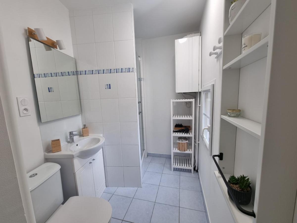 Coquette Maison De Ville Calme Avec Patio Angouleme Ngoại thất bức ảnh