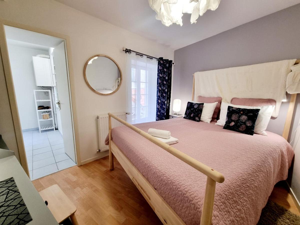 Coquette Maison De Ville Calme Avec Patio Angouleme Ngoại thất bức ảnh