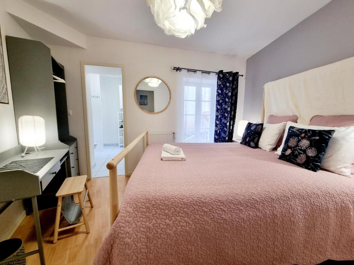 Coquette Maison De Ville Calme Avec Patio Angouleme Ngoại thất bức ảnh
