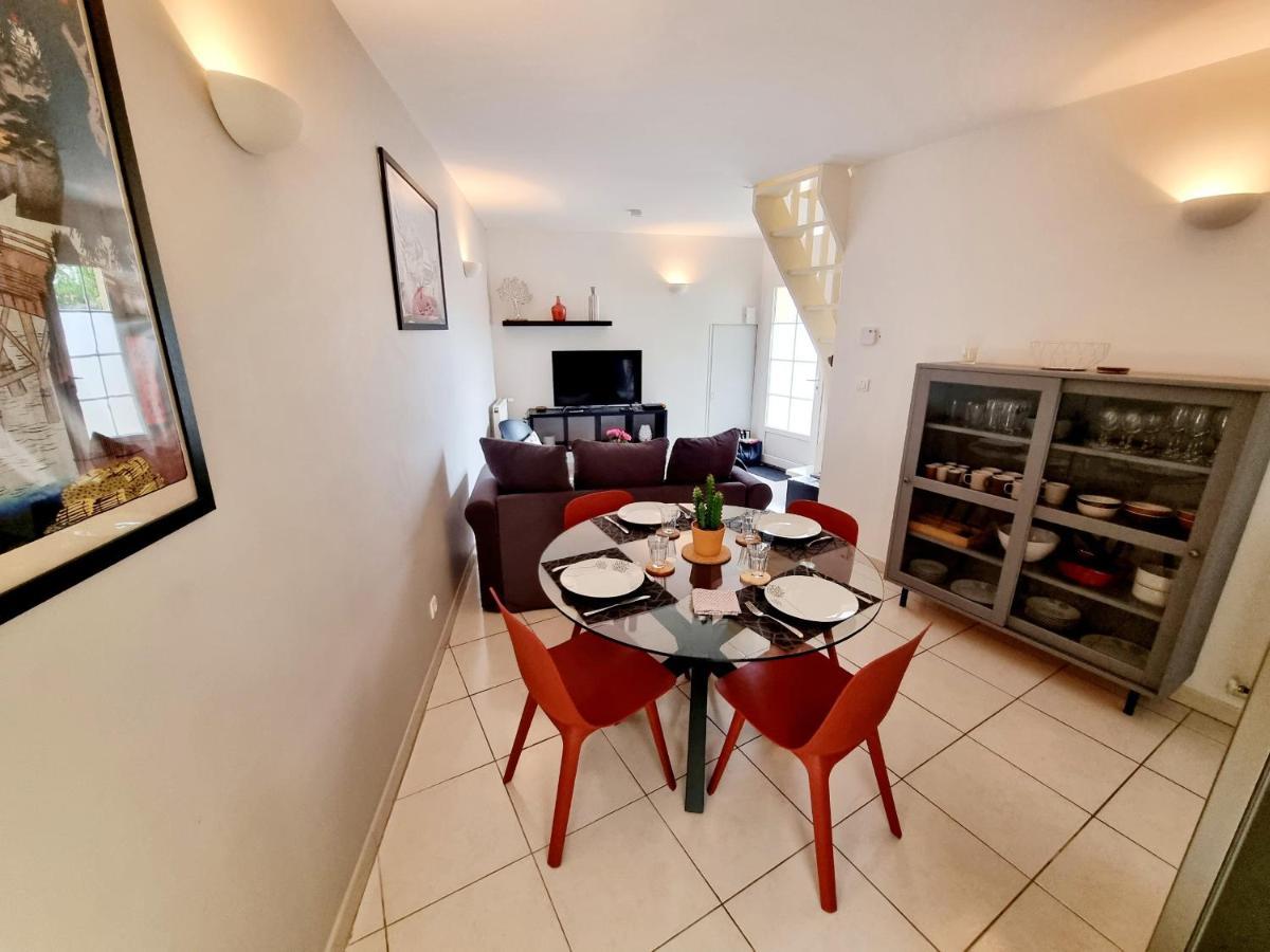 Coquette Maison De Ville Calme Avec Patio Angouleme Ngoại thất bức ảnh